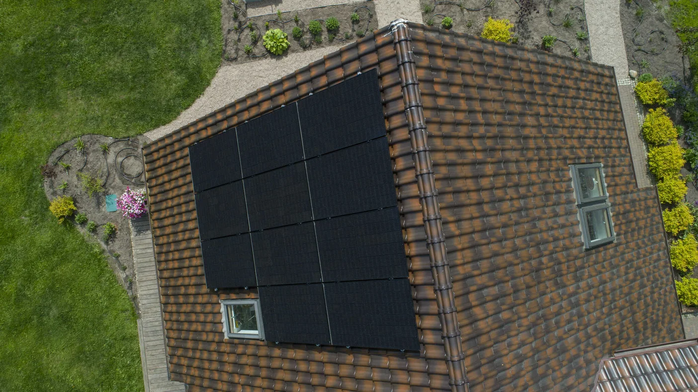 Mała elektrownia solarna o mocy 4 kWp na dachu