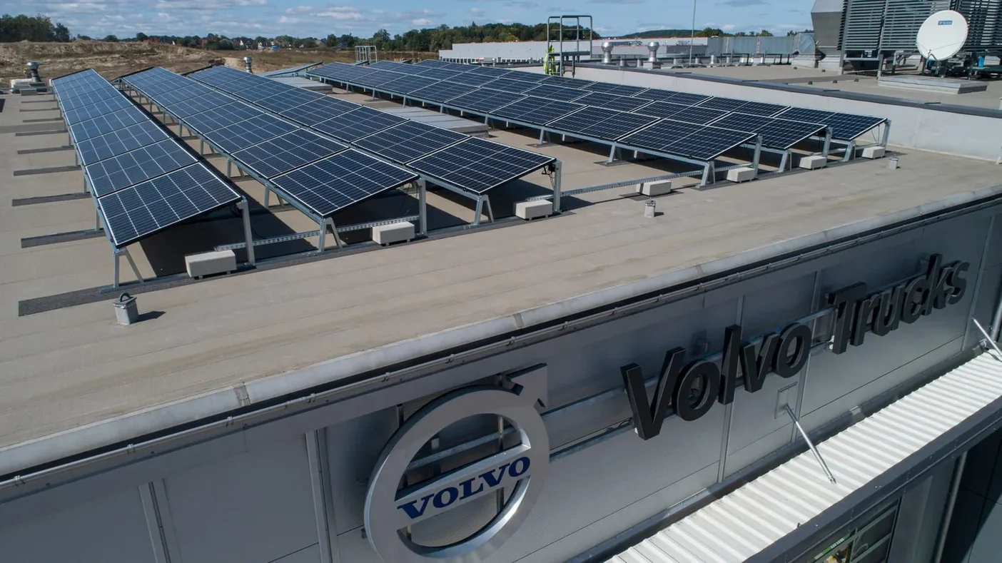 Volvo Trucks instalacja fotowoltaiczna od OZE Biomar