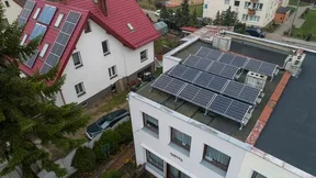 Instalacja fotowoltaiczna na dachu płaskim o moc 4,234 kWp