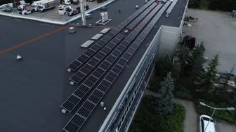Insatalacja fotowoltaiczna na dachu siedziby Volvo Trucks & Buses w Dlugołęka