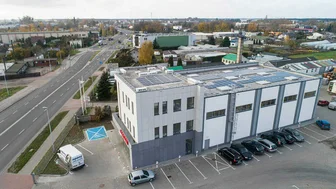 Instalacja fotowoltaiczna na dachu budynku biurowego firmy Gordon w Toruniu
