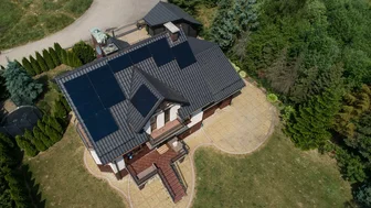 Instalacja fotowoltaiczna full black 6 kwp przelot dronem